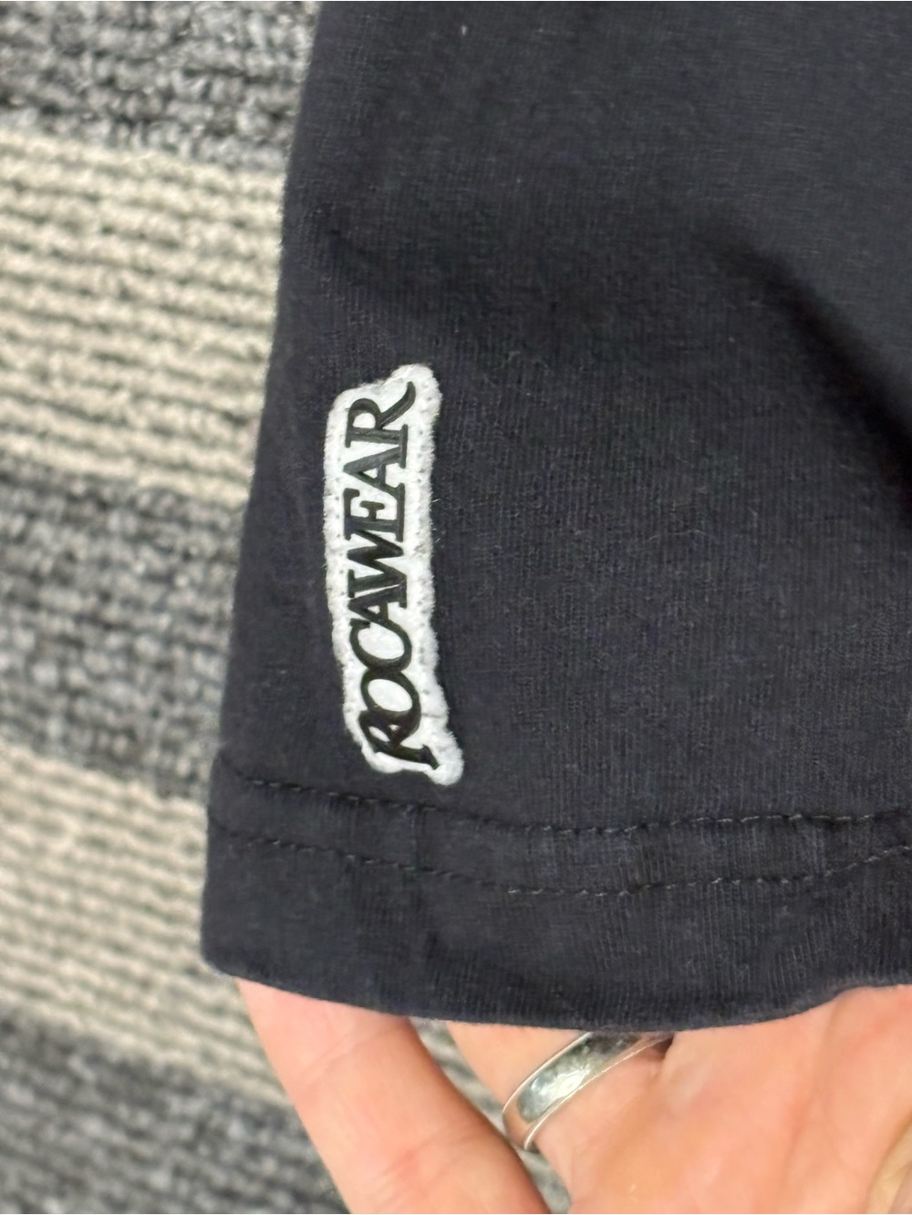 Vintage Y2K Rocawear Black Short-Sleeve Crew Neck Tee with Blue Graphic 4XL - Picture 4 of 6
